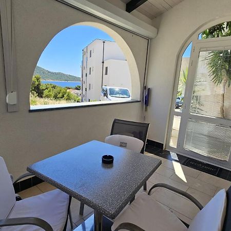 Apartment House Berry Примоштен Экстерьер фото