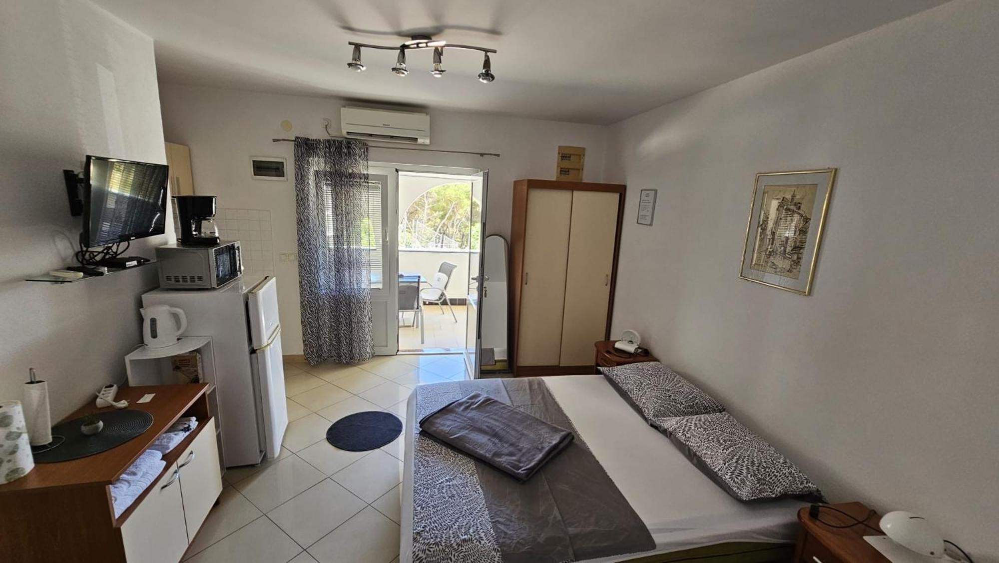 Apartment House Berry Примоштен Экстерьер фото
