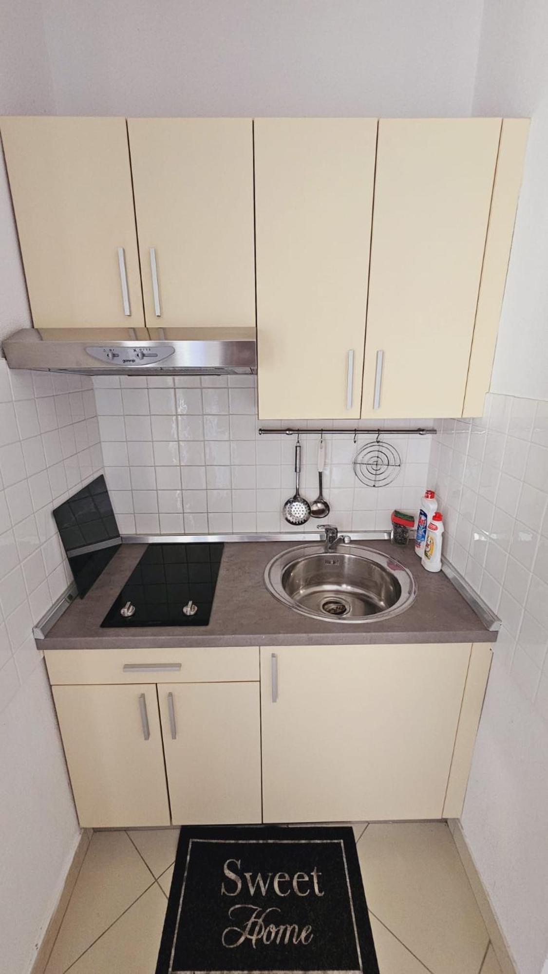Apartment House Berry Примоштен Экстерьер фото