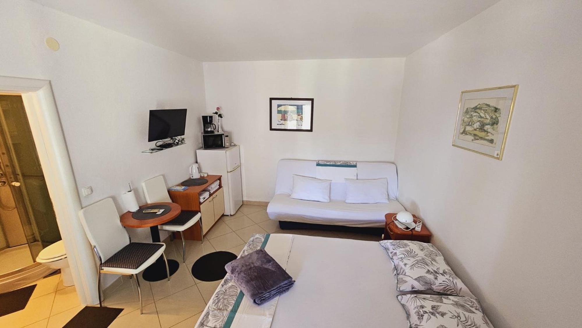 Apartment House Berry Примоштен Экстерьер фото