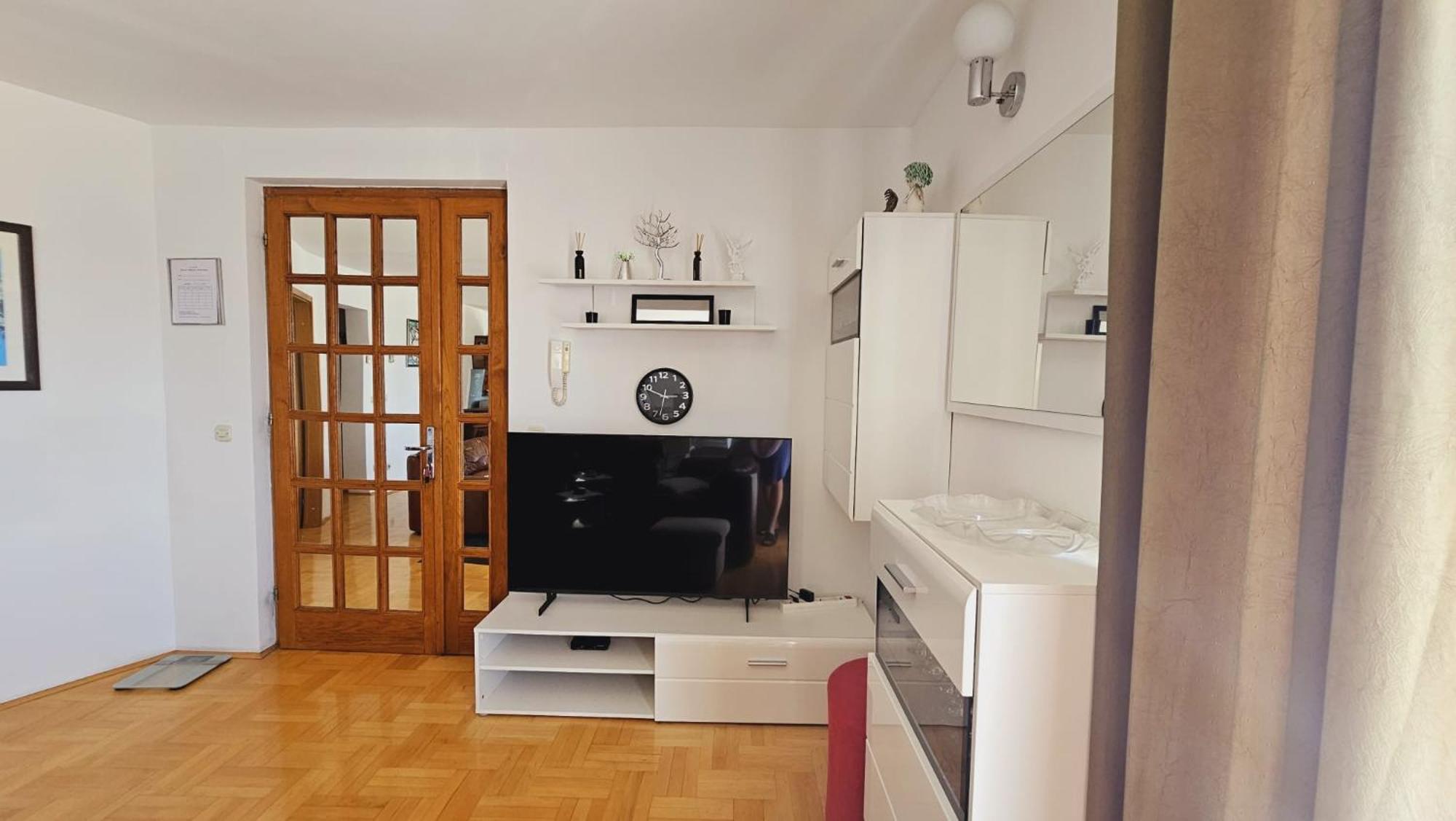 Apartment House Berry Примоштен Экстерьер фото