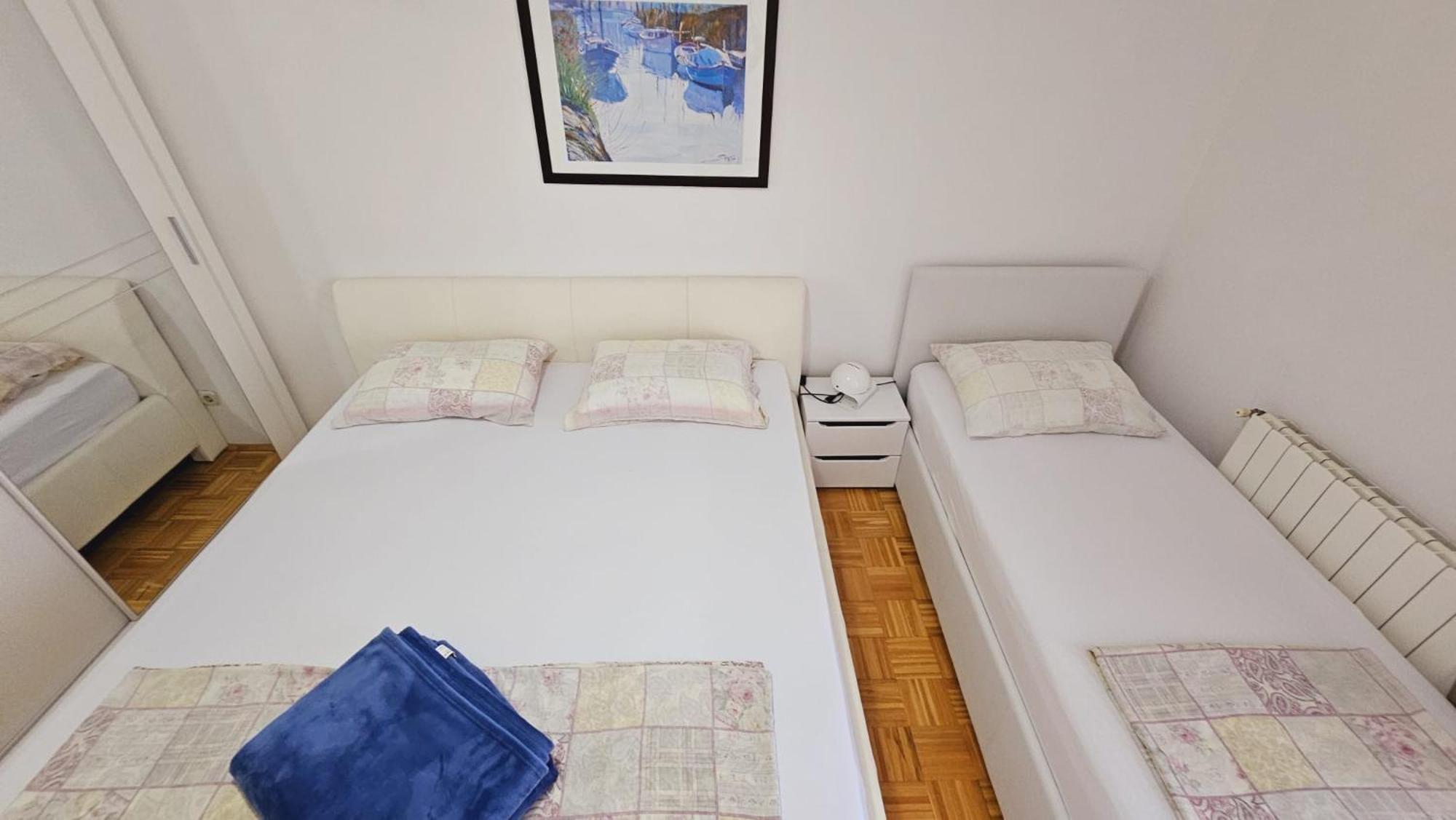 Apartment House Berry Примоштен Экстерьер фото