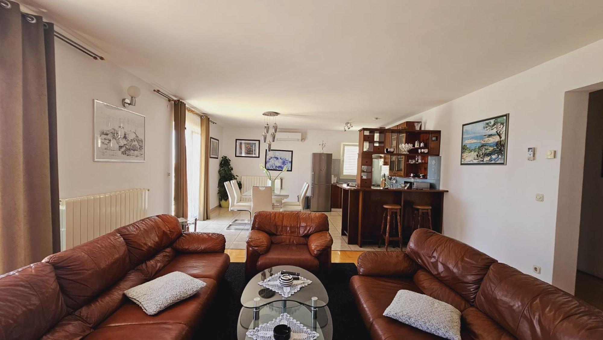 Apartment House Berry Примоштен Экстерьер фото