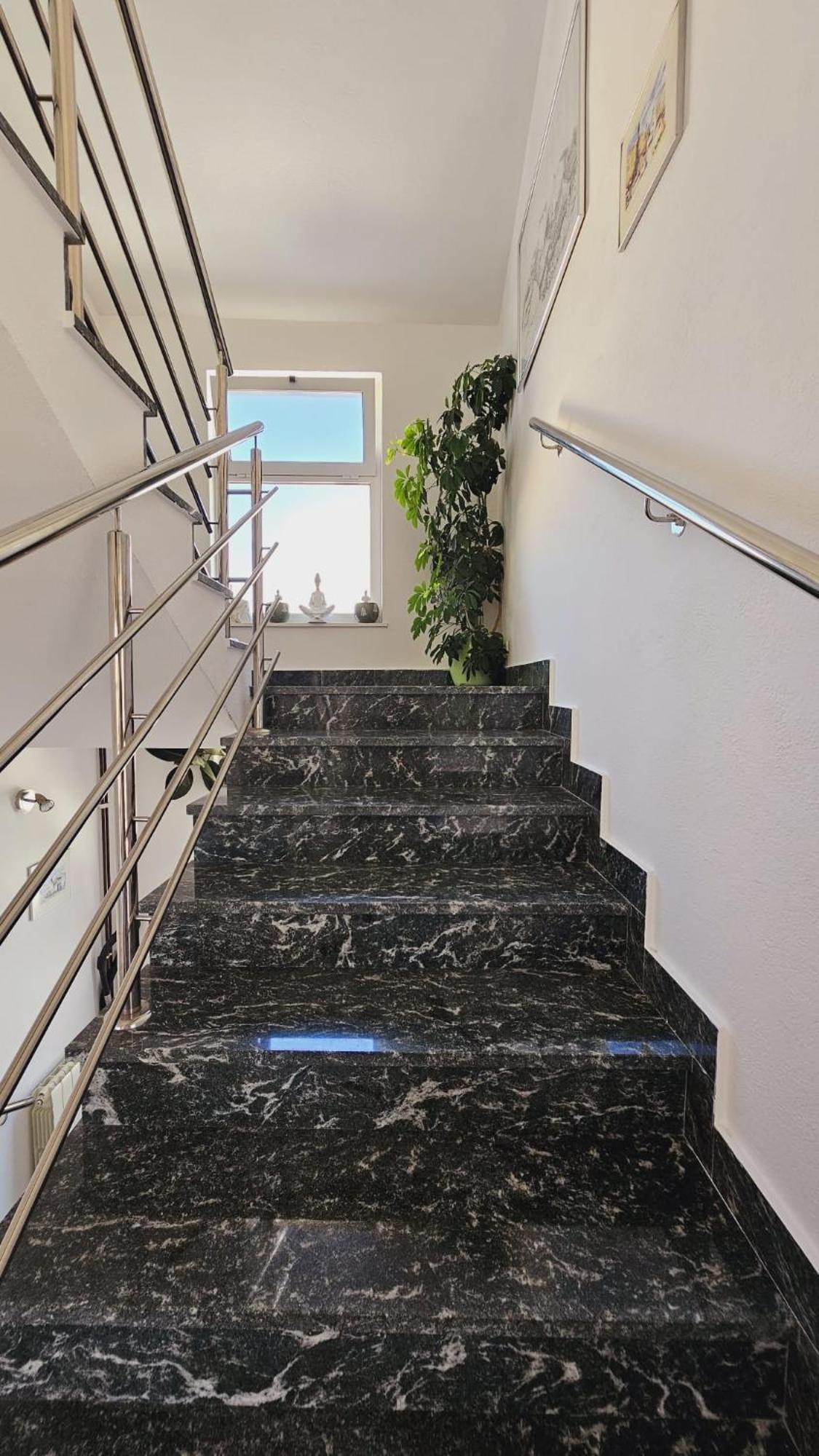Apartment House Berry Примоштен Экстерьер фото
