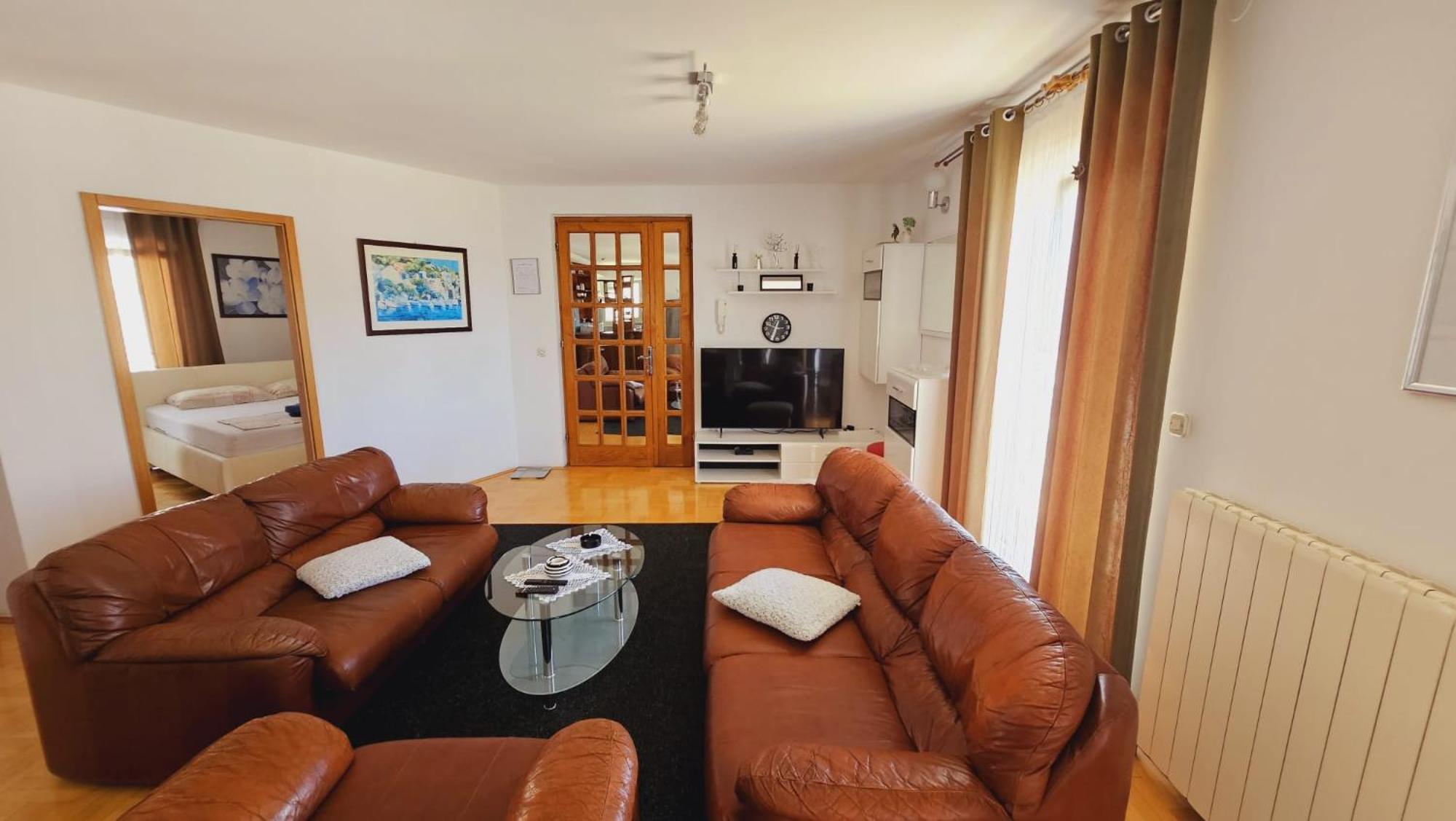 Apartment House Berry Примоштен Экстерьер фото