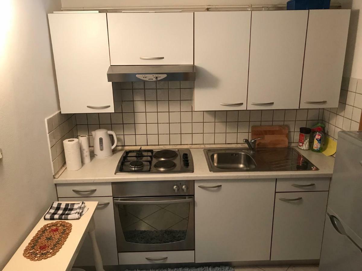 Apartment House Berry Примоштен Экстерьер фото