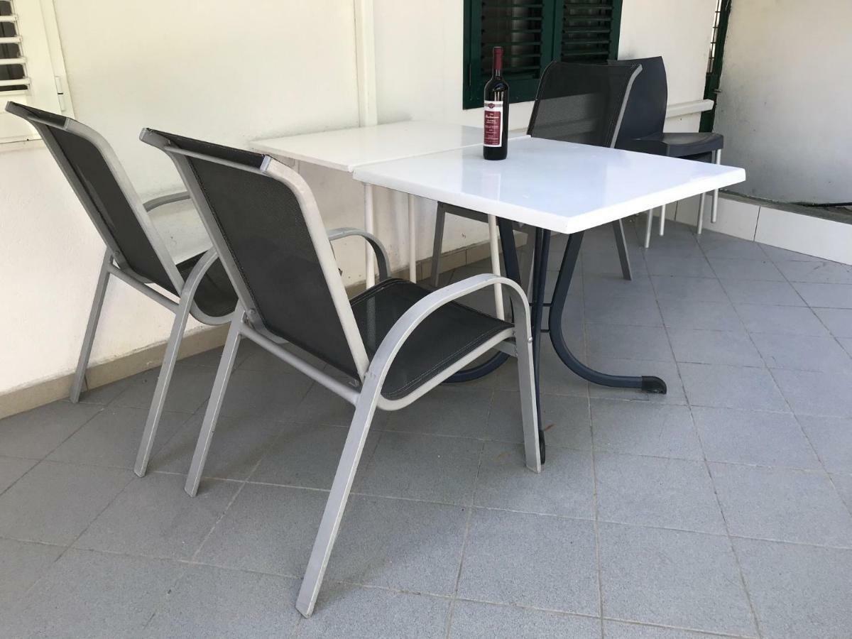 Apartment House Berry Примоштен Экстерьер фото