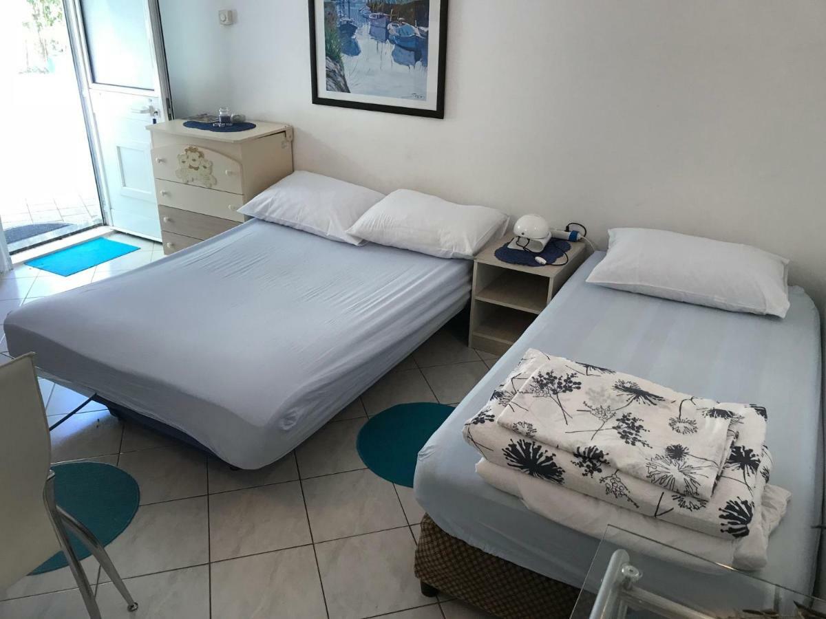 Apartment House Berry Примоштен Экстерьер фото